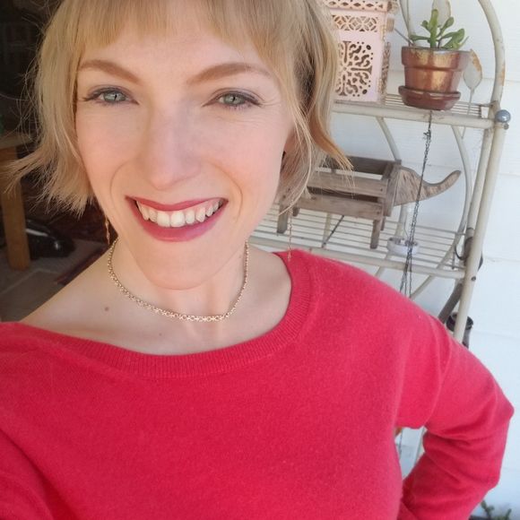 Meet your Posher, Heather - Picture 1 of 5